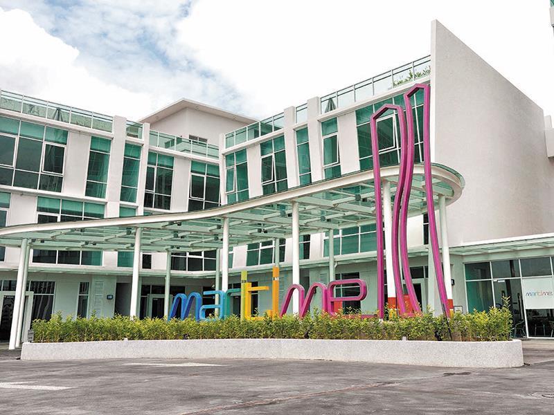 Maritime Luxury Suites George Town Buitenkant foto