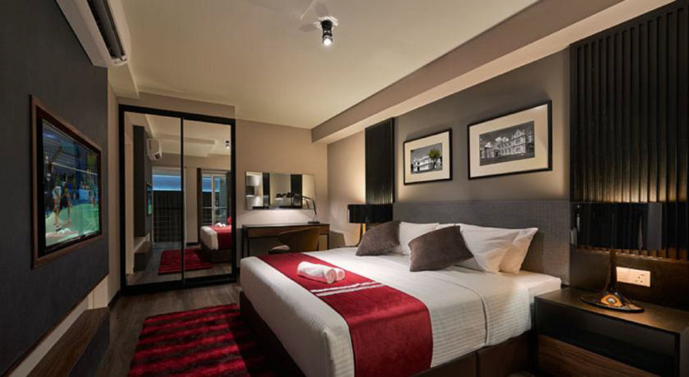 Maritime Luxury Suites George Town Buitenkant foto