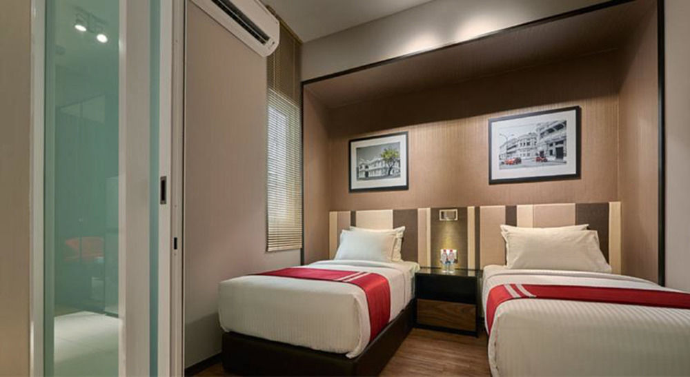 Maritime Luxury Suites George Town Buitenkant foto