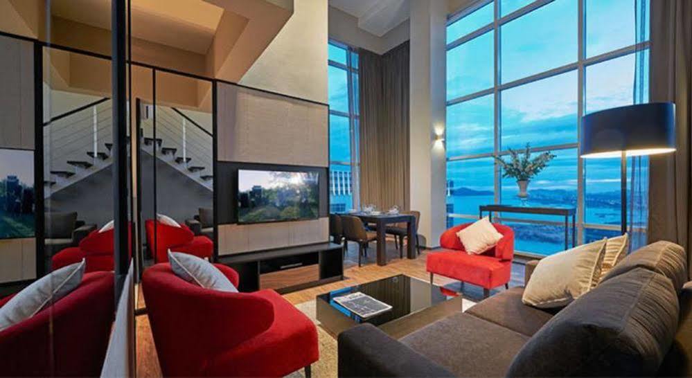 Maritime Luxury Suites George Town Buitenkant foto