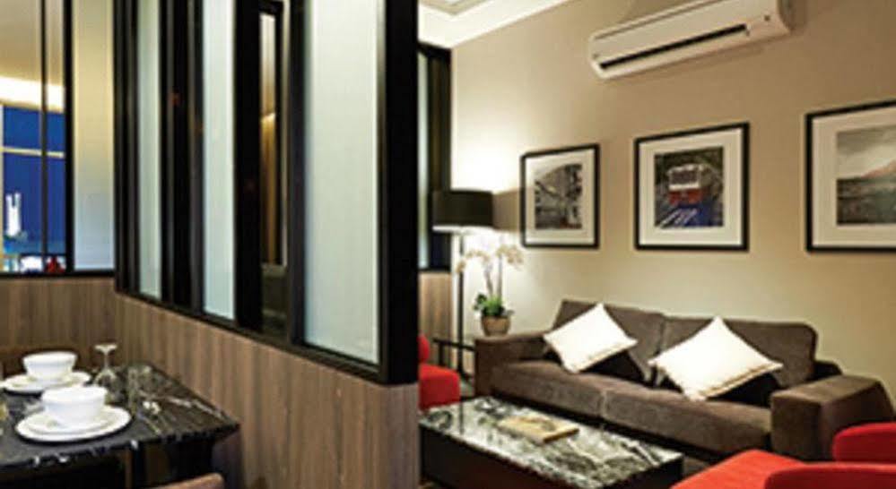 Maritime Luxury Suites George Town Buitenkant foto